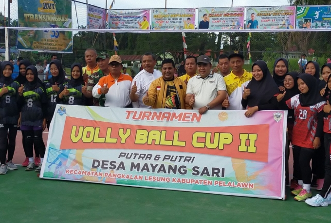 Babinsa Koramil 04/Pkl Kuras Menghadiri Pembukaan Turnamen Bola Volly Cup II Desa Mayang Sari