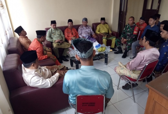Wakili Danramil, Babinsa Koramil 01/Bkn Hadiri Undangan HUT Kabupaten Kampar Ke 73 di Kecamatan Kuok