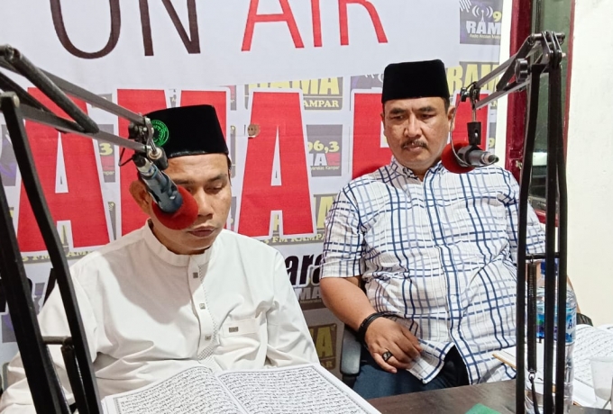 Ajak Masyarakat Tingkatkan Ibadah di Bulan Ramadhan, Anggota DPRD Kampar Juswari Tadarus di Radio