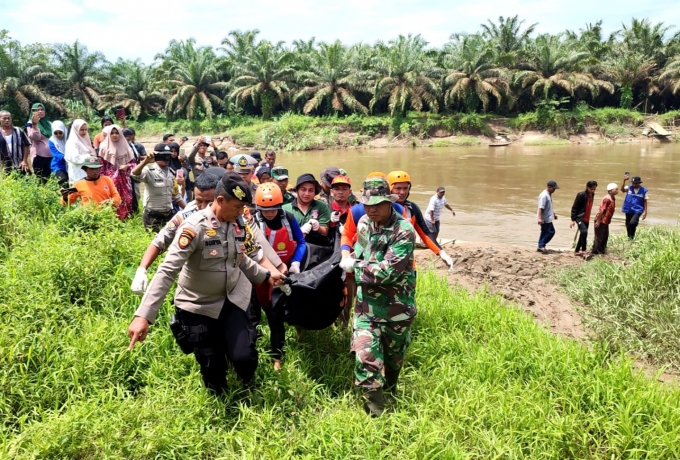 Wanita yang Nekat Ceburkan Diri ke Dalam Sungai Batang Lubuh di Temukan Tim Gabungan