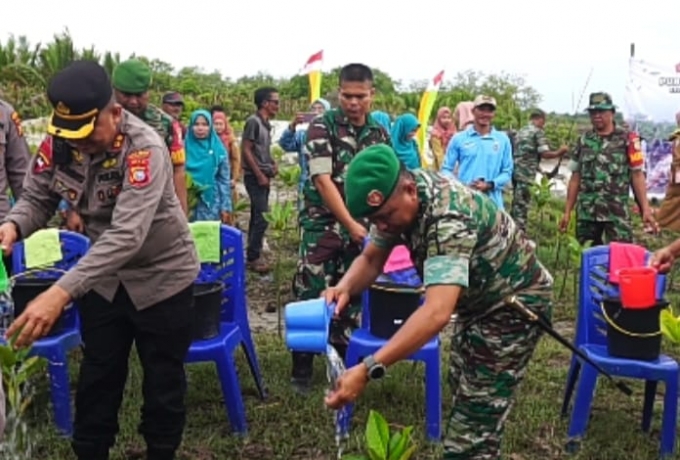 Dandim 0313/Kpr ikut Puncak Penanaman Mangrove Nasional, Serentak Jajaran TNI Di Seluruh Indonesia