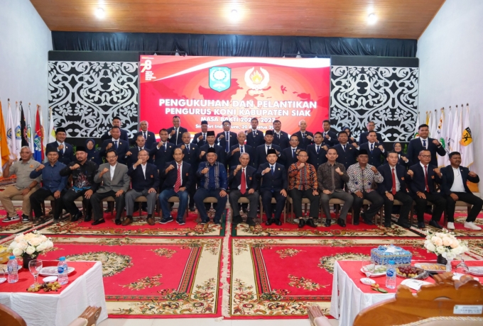 Ketua KONI Riau Lantik Pengurus KONI Siak Periode 2023 - 2027