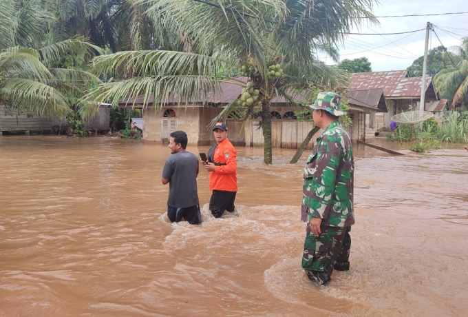 Diguyur Hujan Deras, Dua Dusun di Kabupaten Rokan Hulu Riau Terendam Banjir