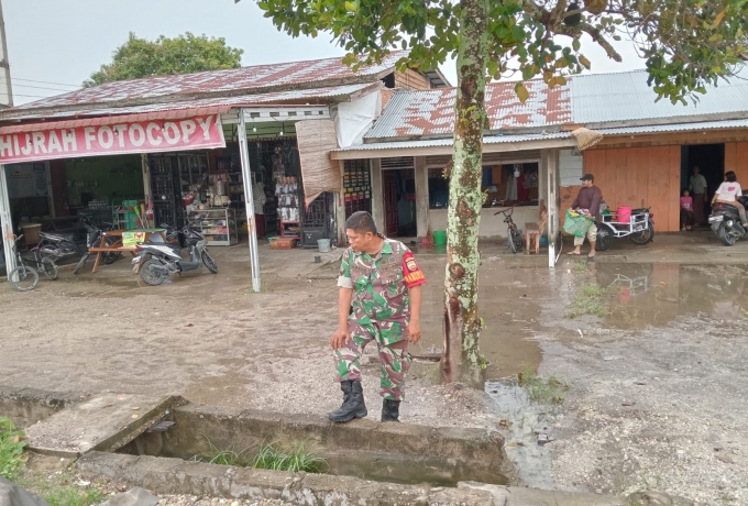 Sertu M Rasul, Koramil 14/kepenuhan Selidiki Penyebab Meluapnya Air di Desa Binaan