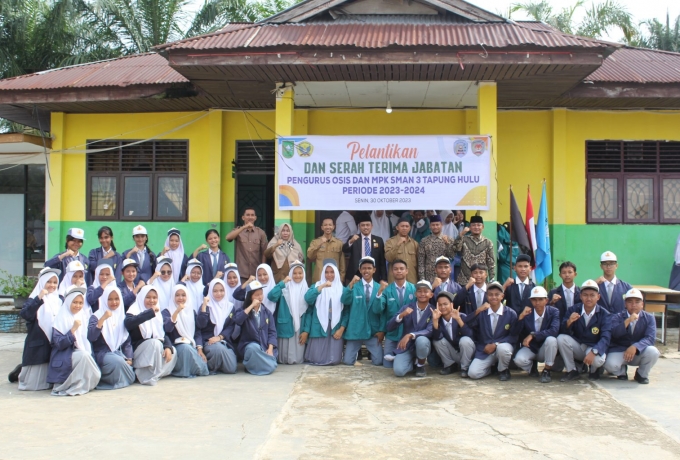 Repol Wakil Ketua DPRD Kampar, Pimpin Upacara di SMAN 3 Tapung Hulu, Peringati Sumpah Pemuda Bersama