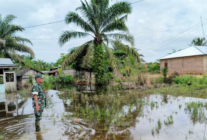 Peltu M. Sitepu terus Pantau Situasi Banjir Diwilayah Teritorialnya