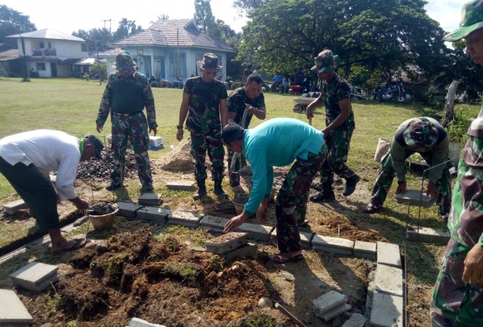 HJK Ke-78, Koramil 01/Bkn Bersama Warga Goro Bangun Tugu Kejarah di Kecamatan Kuok 