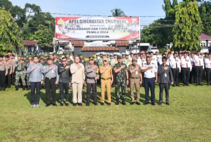 Pj Bupati Kampar Ikuti Apel Sinegritas TNI/Polri Dalam Rangka Pengamanan dan Cooling System Pemilu 