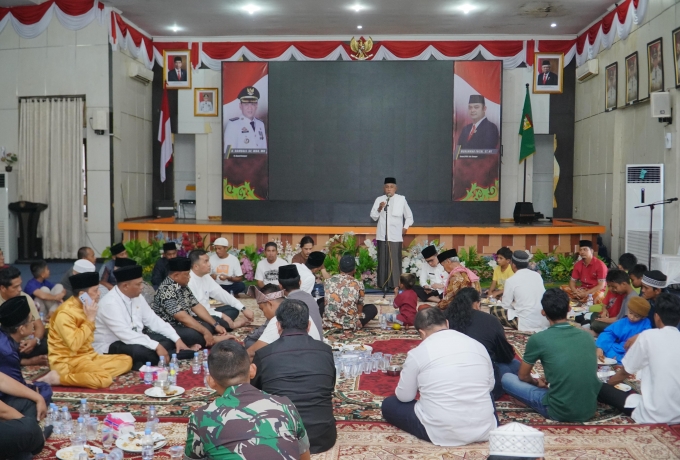 Sambut Ramadhan 1445 H, Pj Bupati Kampar Makan dan Do'a Bersama Warga Pandopo