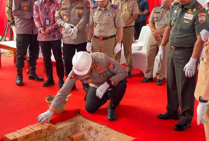 Polda Riau Laksanakan Ground Breaking Pembangunan Rumah Bersubsidi Bagi Personil Polri 