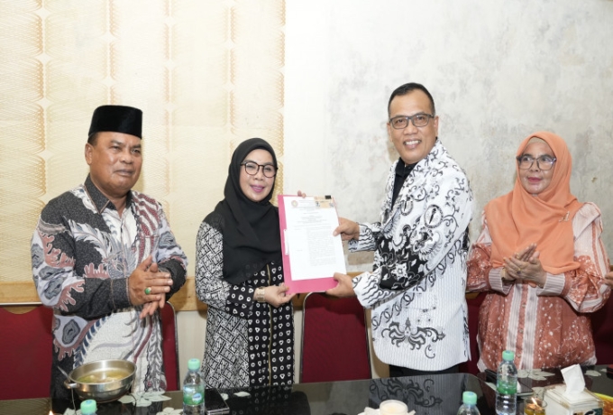 Wakil Bupati Kampar, Dianugrahkan Sebagai Dewan Pakar Provinsi Riau