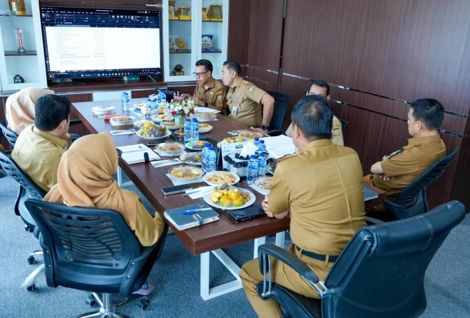 Bupati Kampar Pimpin Langsung Rapat TAPD Bahas Rekofusing Anggaran untuk Prioritas Pembangunan