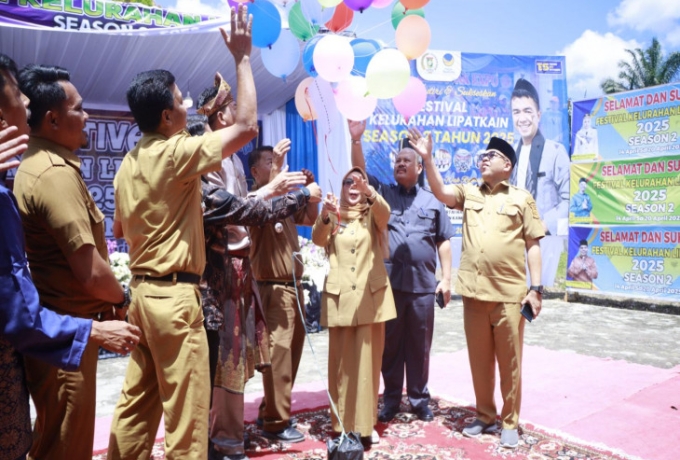 Wabup Misharti Buka Festival Lipat Kain 2025 Season II