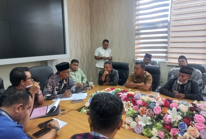 Komisi I DPRD Kampar Gelar RDP Bersama Pihak Kecamatan dan Desa Terkait Penggunaan Ambulan Bagi Warg