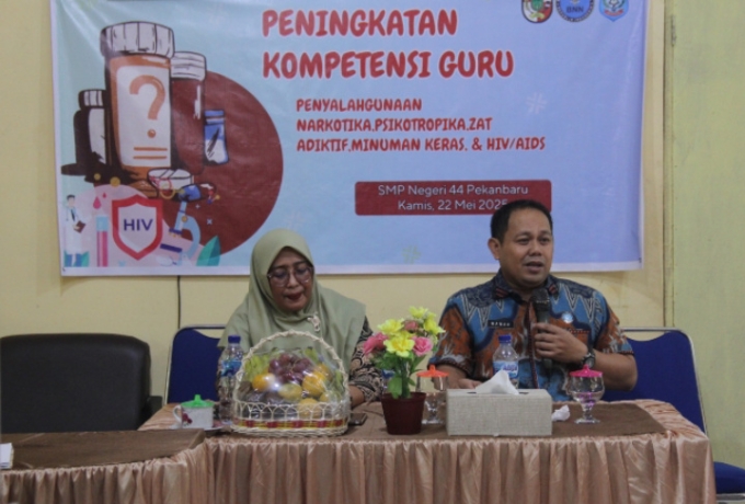 Jadi Pembicara Seminar Kompetensi Guru, Kombes Wawan Sampaikan Strategi Pencegahan Penyebaran Narkob