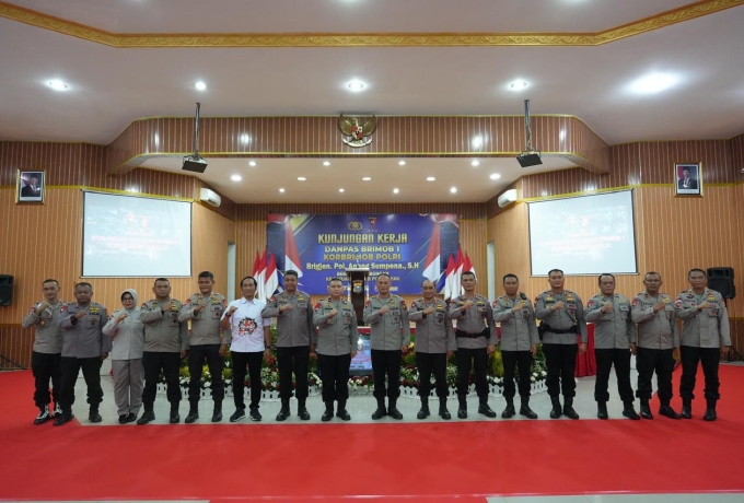Dansat Brimob Riau sambut Danpas Brimob I Korbrimob Polri 