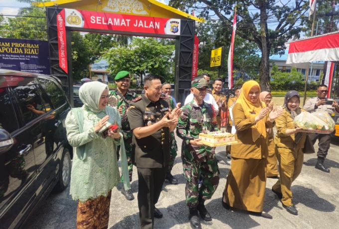 Danramil dan Camat Kunjungi Polsek Pekanbaru Kota Momen Spesial HUT Bhayangkara Ke 79 