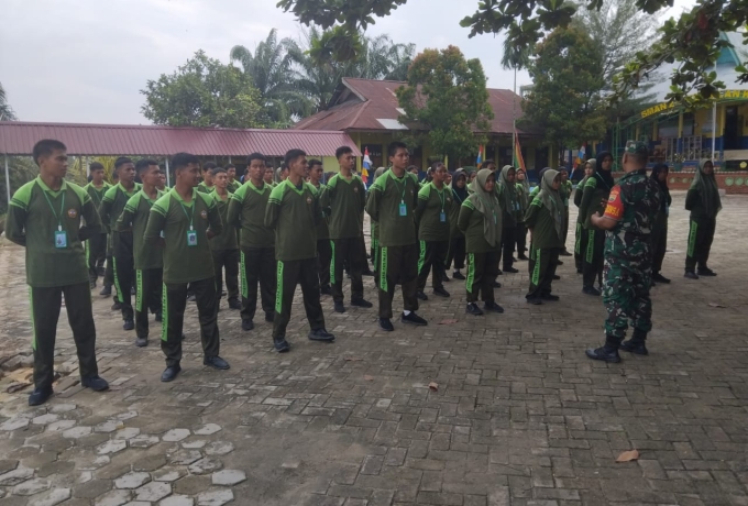 MPLS Siswa Baru, Babinsa 09/ Langgam Bentuk Karakter Siswa Siswi Agar Disiplin dan Berkarakter 