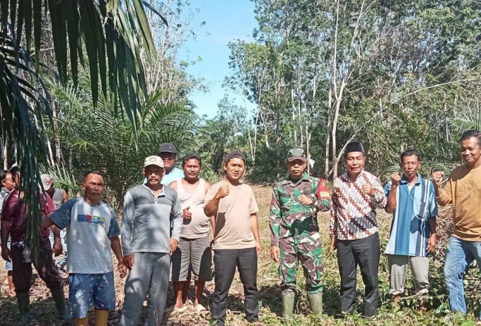 Koptu Jantri Istani bersama Warga Melaksanakan Goro