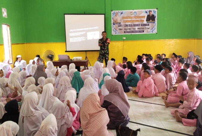 Cegah Bullying, Babinsa Koramil 07/Kampar Berikan Sosialisasi Kepada Siswa SDN 016 Bukit Ranah