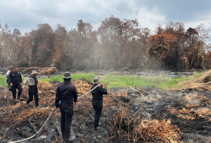 Dansat Brimob Polda Riau, Kesigapan dan Solidaritas Brimob Polda Riau Respon Cepat Padamkan Api