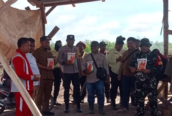 Babinsa Serma H Simamora Wakili Danramil Hadiri Penanaman Jagung Dalam Rangka Program Hanpangan
