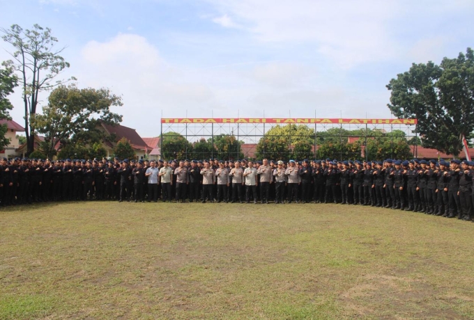 Kapolda Riau Pimpin Apel di Mako Brimob, Apresiasi Sikap Profesional, Keberanian dan Ketangguhan