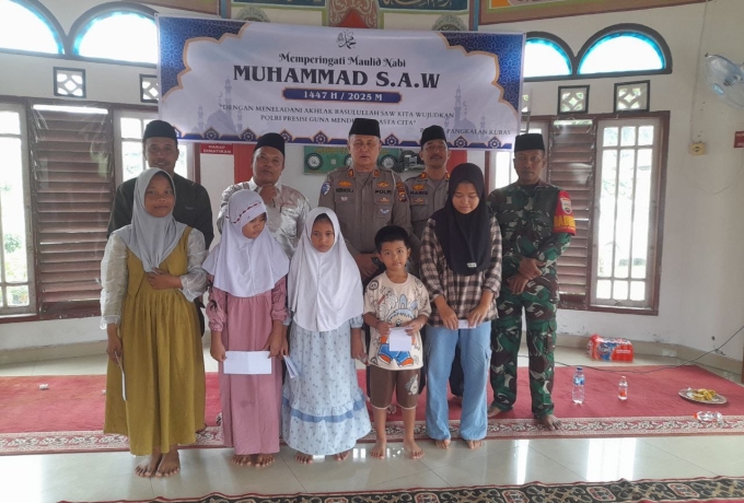 Babinsa Sertu Ilham Khairi Bersama Polsek Pangkalan Kuras Hadiri Perayaan Maulid Nabi Muhammad SAW