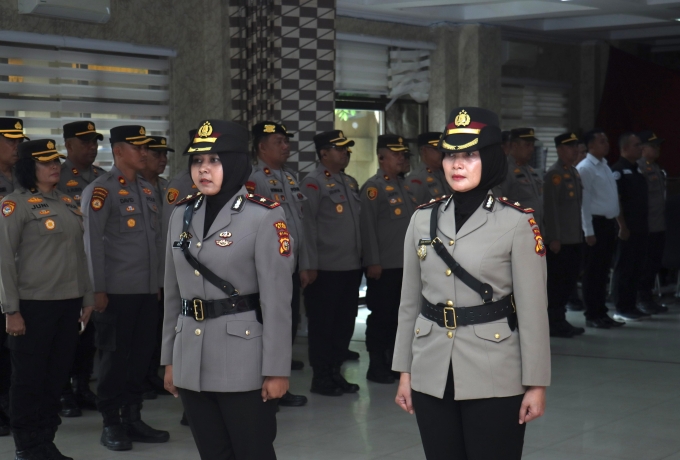 Serah Terima Jabatan Kapolsek Senapelan, Kompol Dwi Krismiyati Resmi Dilantik Gantikan Kompol Akira 