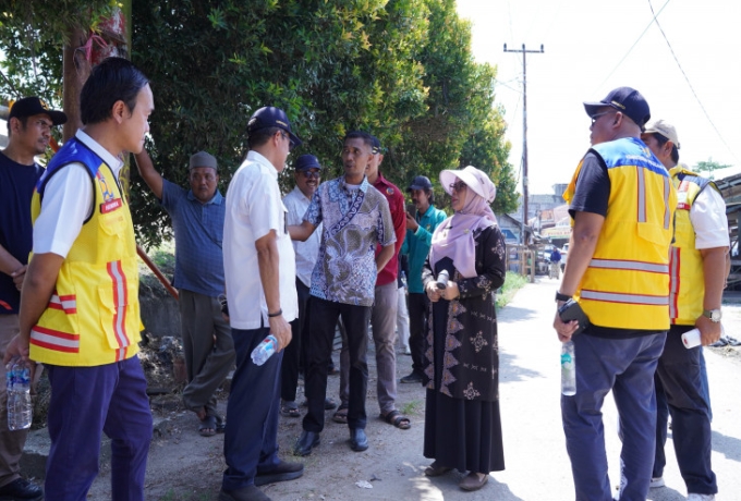 Wakil Bupati Kampar dan Instansi Terkait Lakukan Peninjauan Lahan Pembangunan Jembatan Teratak Buluh