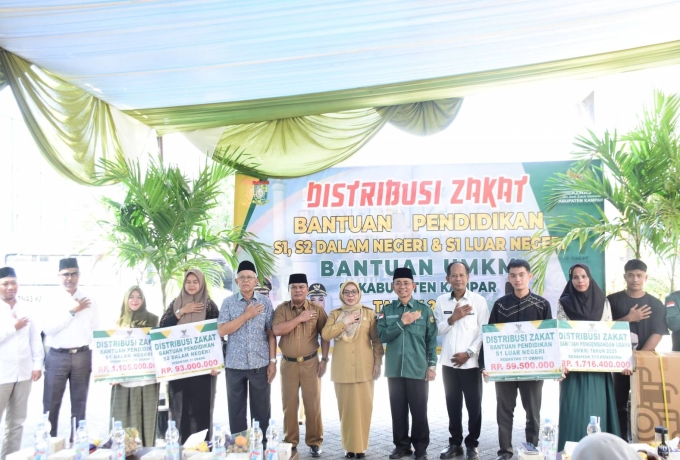 Wakil Bupati Kampar Distribusikan Zakat Bantuan Pendidikan Kepada 1.153 Orang Mahasiswa dari Baznas 