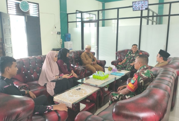 Sambangi Pondok Pesantren, Babinsa Koramil 01/Bkn Silaturahmi Dengan Para Ustadz 