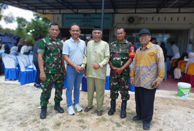 Wakili Danramil 01/Bkn Serma M Amin Hadiri Sukuran Dapur Makanan Bergizi Gratis Desa Kumantan 