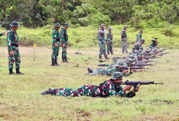 Kodim 0313/KPR Tingkatkan Kemampuan Prajurit Melalui Latihan Menembak Terukur
