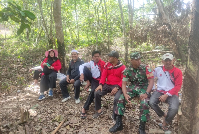 Jalin Keakraban Anggota Koramil 13/Rokan Bersama Mitra Karib