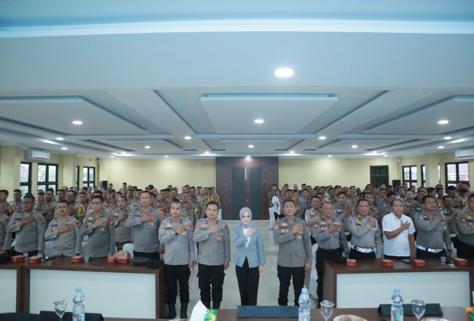 Pelatihan Public Speaking Tingkatkan Kemampuan Komunikasi Personel Polres Inhu