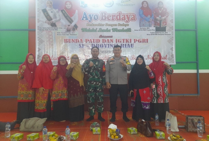 Peringati Hari Batik Nasional, Babinsa Hadiri Lomba Membatik Tingkat Taman Kanak-Kanak 