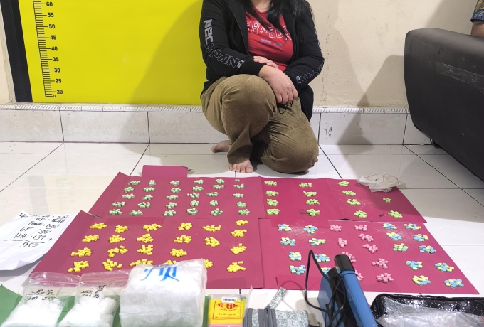 Polda Riau Tangkap Tiga Kurir Narkoba, 923 Ekstasi dan 1,3 Kg Sabu Gagal Edar di Pekanbaru