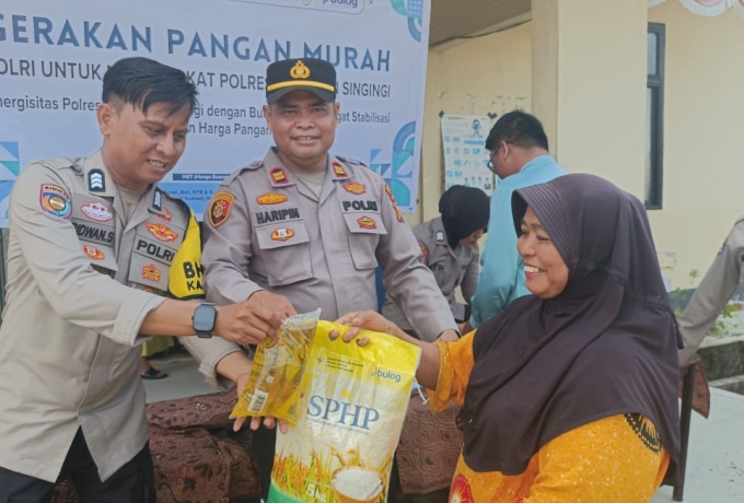 Polres Kuansing Gelar Bazar Pasar Murah di Cerenti, Dukung Ketahanan Pangan dan Ekonomi Warga