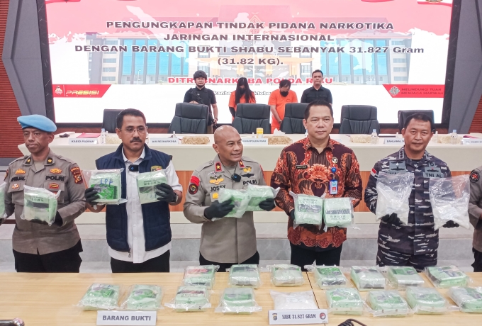 Polda Riau dan Lanal Dumai Gagalkan Penyelundupan 32 Kg Sabu Asal Malaysia