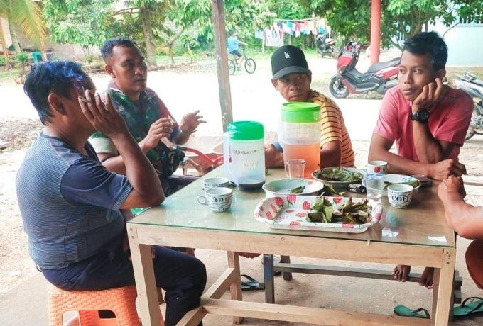 Komsos Kopda Budiyanto, Temui Warga di Warung Kopi di Rokan Hulu