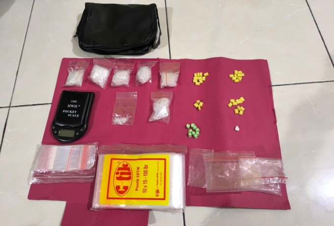 Ditresnarkoba Polda Riau Ringkus Jaringan Pengedar Sabu dan Ekstasi di Pekanbaru