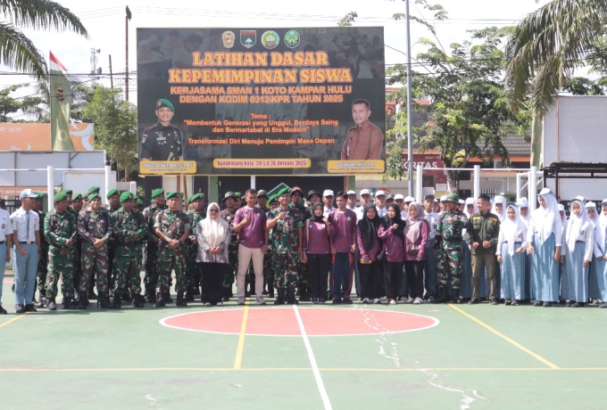 Kasdim 0313/KPR Buka Latihan Dasar Kepemimpinan Siswa: Lahirkan Generasi Unggul, Berdaya Saing