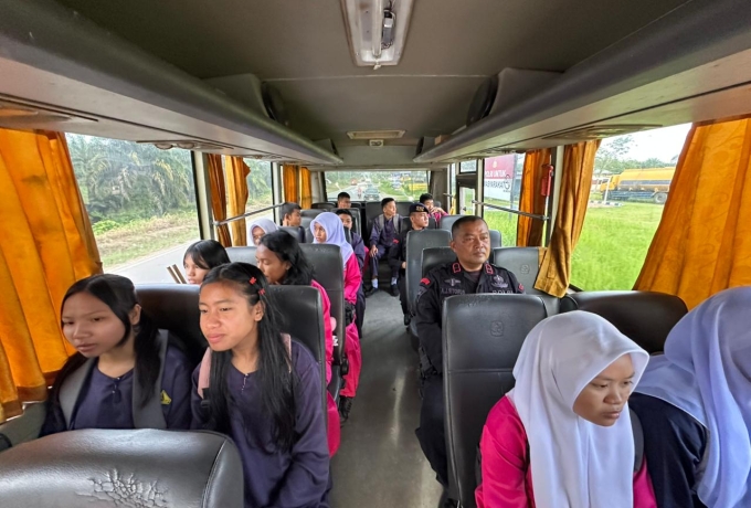 Brimob Polda Riau Hadirkan Program Bus Sekolah Gratis untuk Anak Personel dan Masyarakat