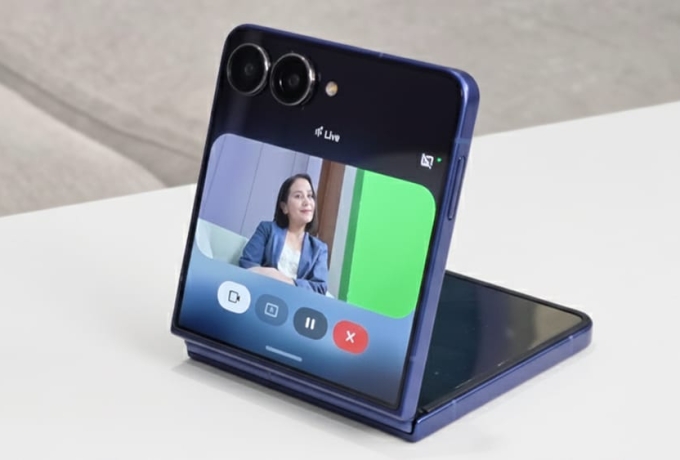 Galaxy Z Fold7 & Z Flip7 Makin Diminati, Prilly dan Andy Cerita Pengalaman Seru Pakai HP Lipat