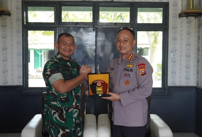 Kunjungan Dansat Brimob Riau, Pererat Sinergi dengan Batalyon Parako 462 Pasgat dan Kompi Kavaleri 