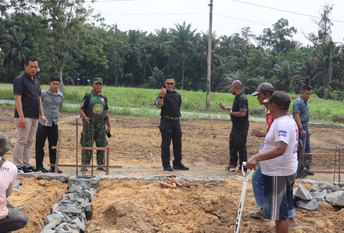 Dandim 0313/KPR Tinjau Langsung Pembangunan Koperasi Desa dan Kelurahan Merah Putih