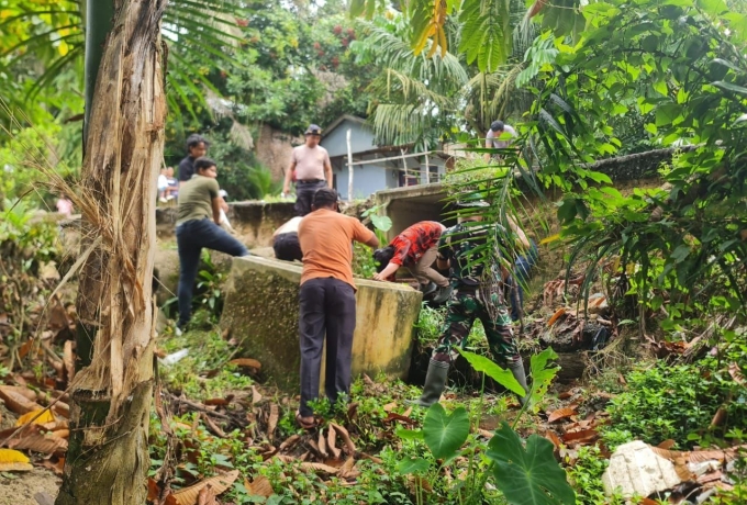 Babinsa Sertu Ilham Khairi, Bersama Anggota Polsek dan Masyarakat Goro