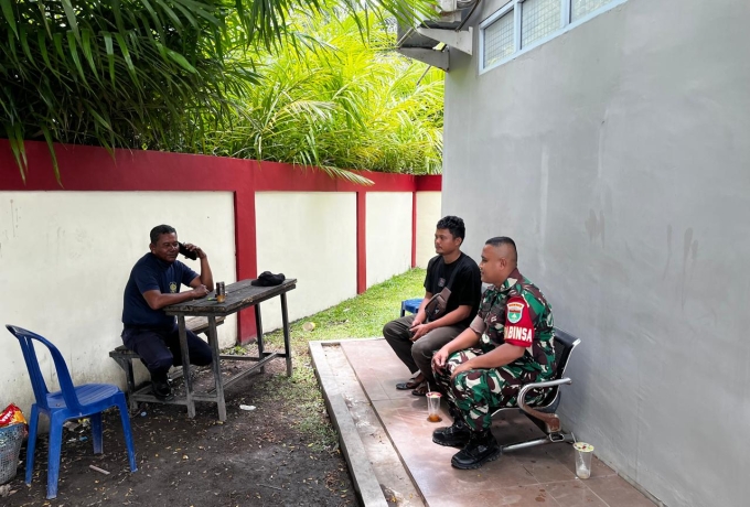 Melalui Komsos, Babinsa Koramil 14/Kepenuhan Silaturahmi Dengan Mitra Karib