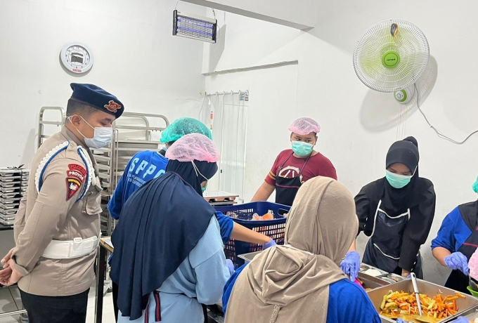 Brimob Polda Riau Tegaskan Komitmen, Program Makan Bergizi Gratis Polri Diawasi Ketat